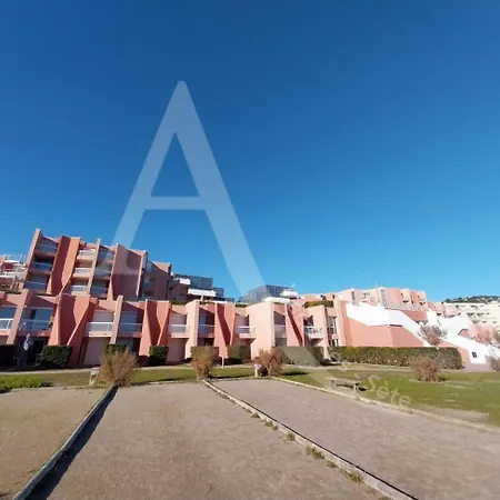 4 Personnes Vue Jardin Dans Avec Piscine سُت