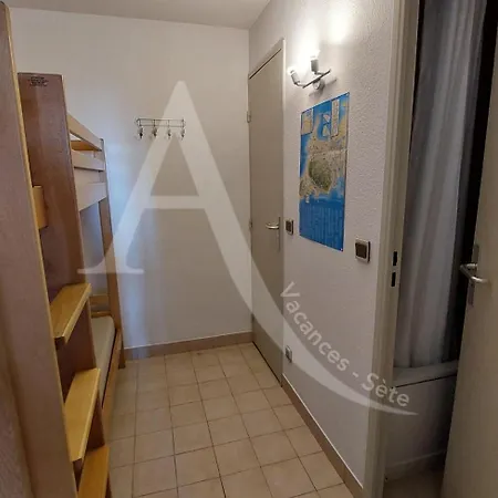4 Personnes Vue Jardin Dans Avec Piscine شقة *
