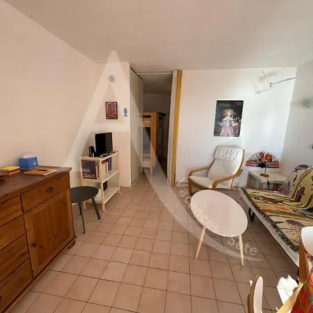 4 Personnes Vue Jardin Dans Avec Piscine Appartamento Sète