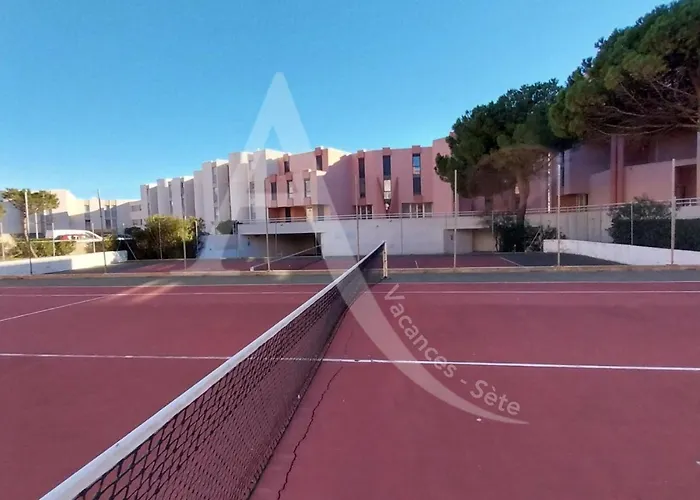 4 Personnes Vue Jardin Dans Avec Piscine *